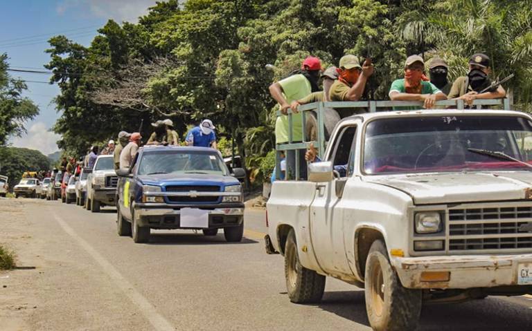 Con caravana rechaza UPOEG ingreso de presuntos polic as